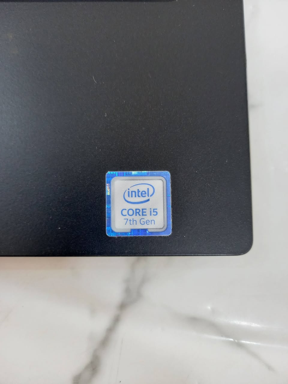 الشاشة لمس 
لابتوب دل dell 
الجيل السابع . 
المعالج كور اي 5 الجيل 7
الهارد    256 ssd 
الرام 8.  ddr4 
كارت الشاشة  4  شير 
حجم الشاشة  13.3 لمس 
الشاحنة اصلية 
يحتوي على منفذ تايب سي للشحن او نقل البيانات
نظام التشغيل ويندوز 10 عربي انكليزي 
الملحقات شاحنة وجنطة 
السعر  225
***********
***********
يوجد توصيل

متوفر 
تتوفر مجموعة لابتوبات بأسعار مناسبة ومواصفات
