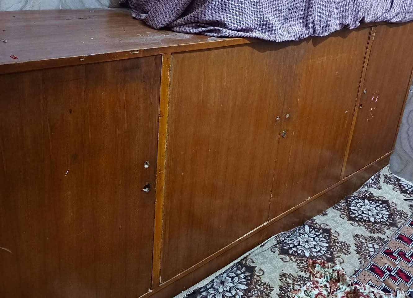 للجادين
كنتور ابو الخمسة صاج ب250 وبي مجال
بوفيه اربع بيبان ب100 وبي مجال
وتخت جربايه ب25 وبي مجال

للتواصل على الواتساب او الاتصال على الرقم ***********
