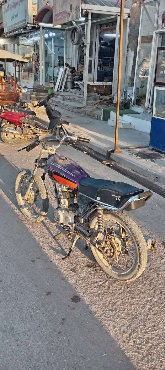 سلام عليكم دراجه كلك اربع كير بيها تبخير اول خمس دقايق من تشتغل بس وراها كل بخار ماكو محركها زين بي مشي حلو ونهضه زينه مال شغل ولعب بيها شوفه احله بس وصخه اطلع بيها ب 5 ولله اول هندر تشتغل سعرها 200 وبيها مجال حك جيه مكاني كوفه تواصل خاص او
***********
