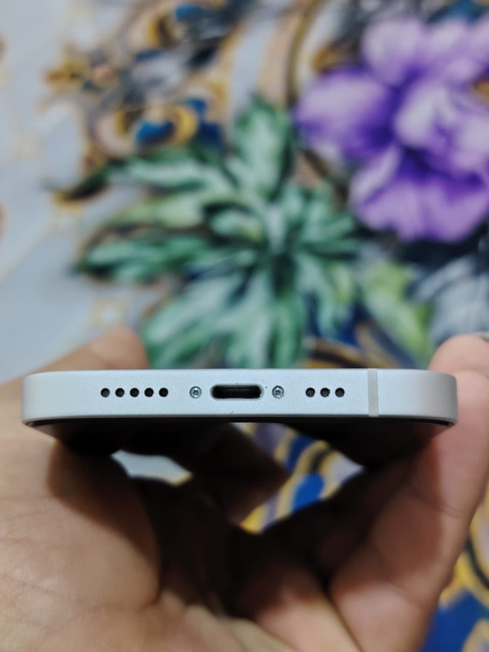 السلام عليكم ايفون 13 عادي للبيع فقط
ذاكره128 دبل نضافه100
نموذجM
 فقط مبدل بطاريه اصليه  نسبه100 الباقي كله نورمال شرط حاسبه 
***********
***********
سعر380 وبي مجال بسيط
