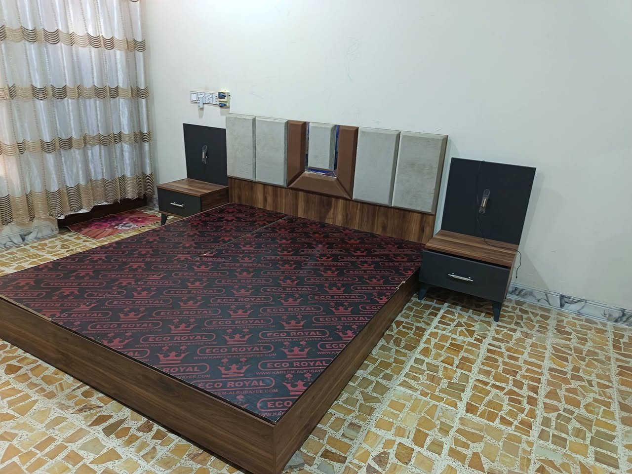 عرض خاص 
غرفةتركي نظيفة جداً اخو الجديدة نظفة 💯 العنوان خلف مرطبات البحرين مقابل افران زينب الرقم ***********
مستعدون لشراء الغرفة والكناتير
