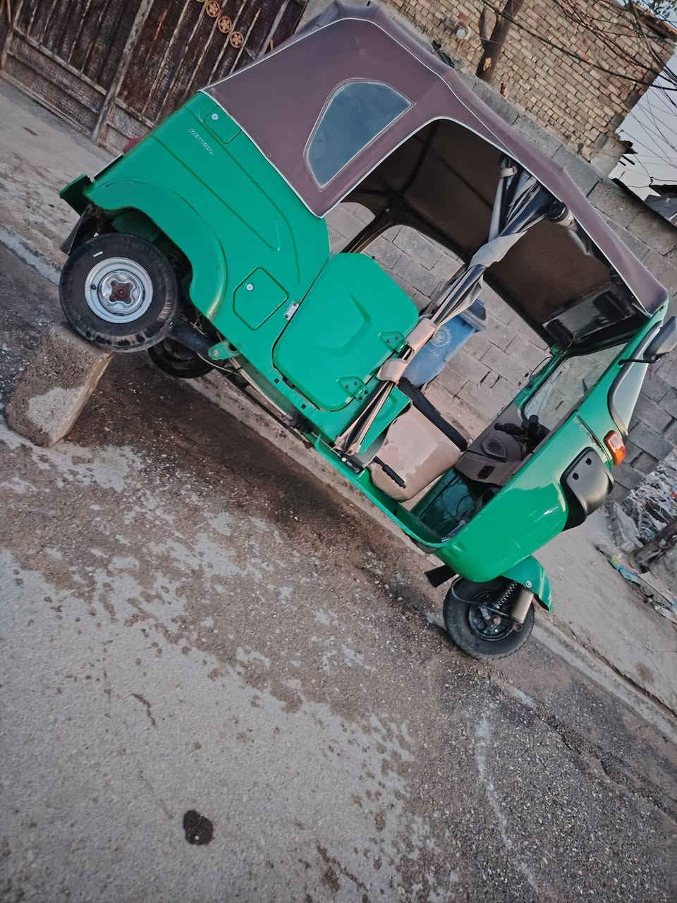 سلام عليكم تكتك 2022كفاله كشر ومحرك بيها خياس بصيط جناي ما يتعب بيها ربع ما ذب عليها كبل لشارع رقم وسنويه بسمي تكتك اتصل ودلل مكانها بغداد مدينت أصدر ***********
