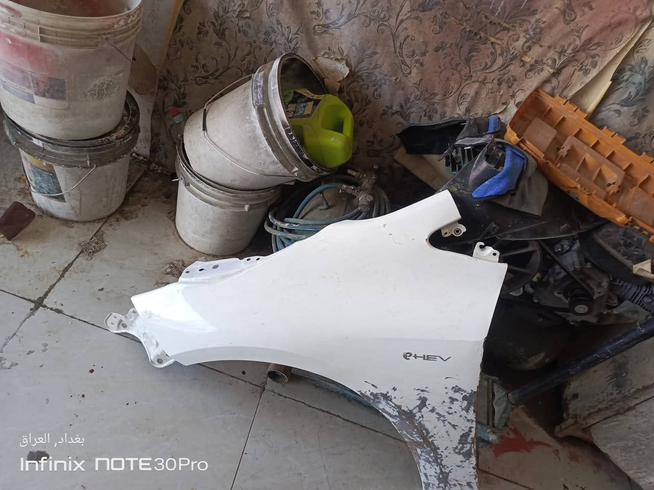 جاملغ بسرة بس الذيل بيه تعديل أبيض 25/موديل ***********

