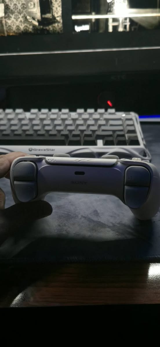 سلام عليكم جويستك ps5  للبيع نسخة قوست او يوتا   نسخة خاصه
بيها تعديل كيوره TMR او المغناطيسي الجويستك استعمال بسيط. 

سعر 120  . مكاني بغداد ويوجد توصيل لجميع محافظات العراق  للتواصل واتساب او اتصال فقط. ***********
