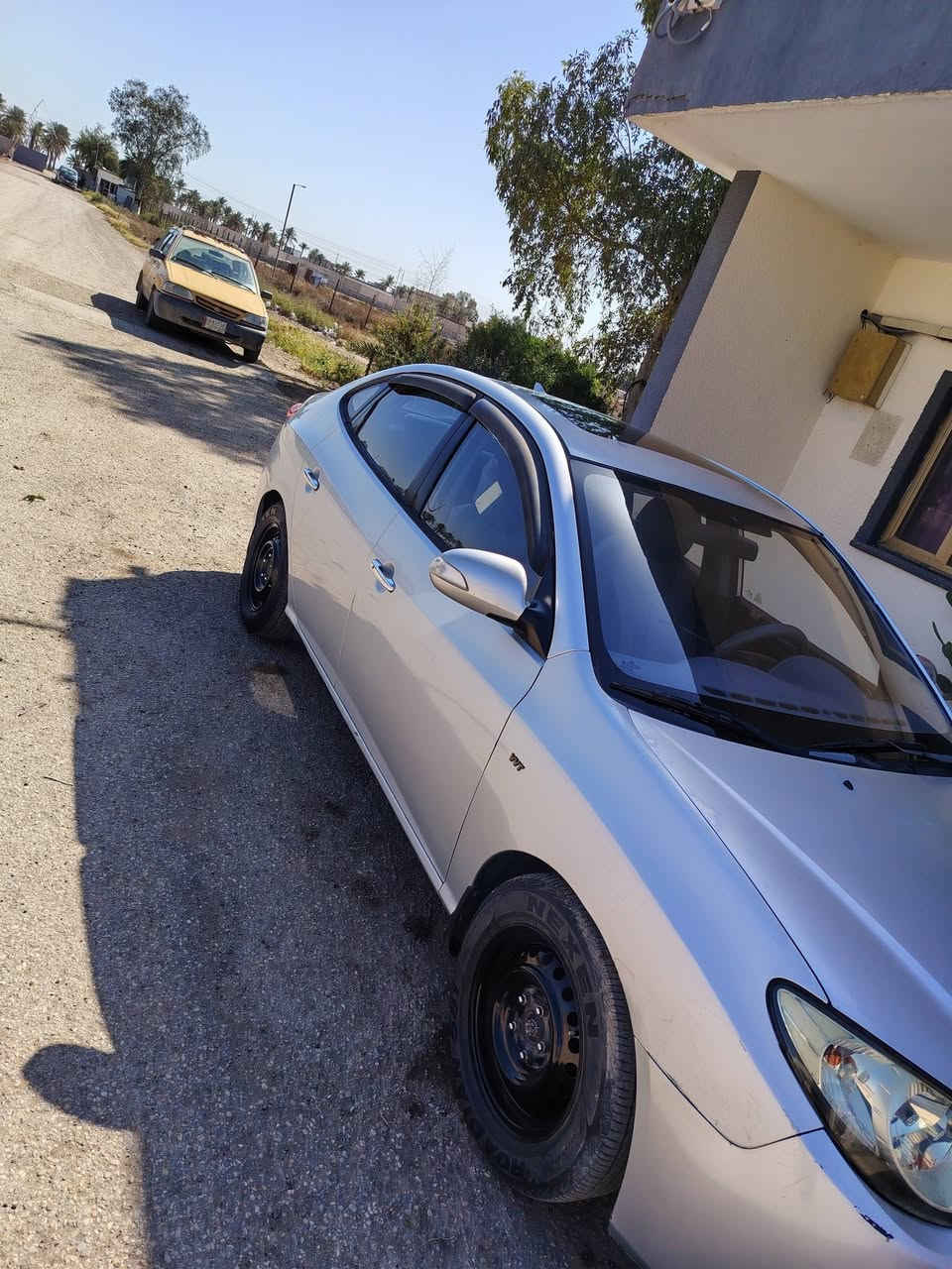 فول موصاصفات
أفانتي ٢٠١٠  رقم الماني بغداد
وارد كوري فول مواصفات فتحة بالسقف
أربع ديسكات  حساسات  كامرة تبريد لمس(بيانو) 
فول بصمة اشاير بالمري
 مري شفط
كوشنات جلد
 تدفئة بالكوشنات 
محرك ١٦٠٠ دكشن عالي
مرشوشة كلير بمكان قليل
بدون ضربة بيها بارد قطر عشرين سانتيم بالباب
السعر 96 ورقة
*********** واتساب غير متواجد عل فيس
