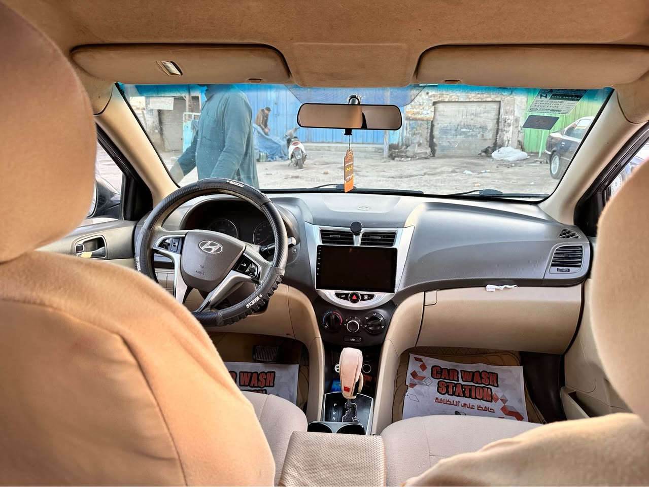 السياره احلا من الصور بهواي اكسنت موديل 2015 سياره  1400 خليجيه مثل ماتشوف كدامك السياره كفاله من عده الجاملاغات شخوط وشغل بسيط سيارة بيت ما متعوبه سعرها 80 رقمي هذا للشراي فقط. ***********رايد ابيعها لان اريد ابدلها مو لان بيها شي الله شاهد السماوا, المثنى
