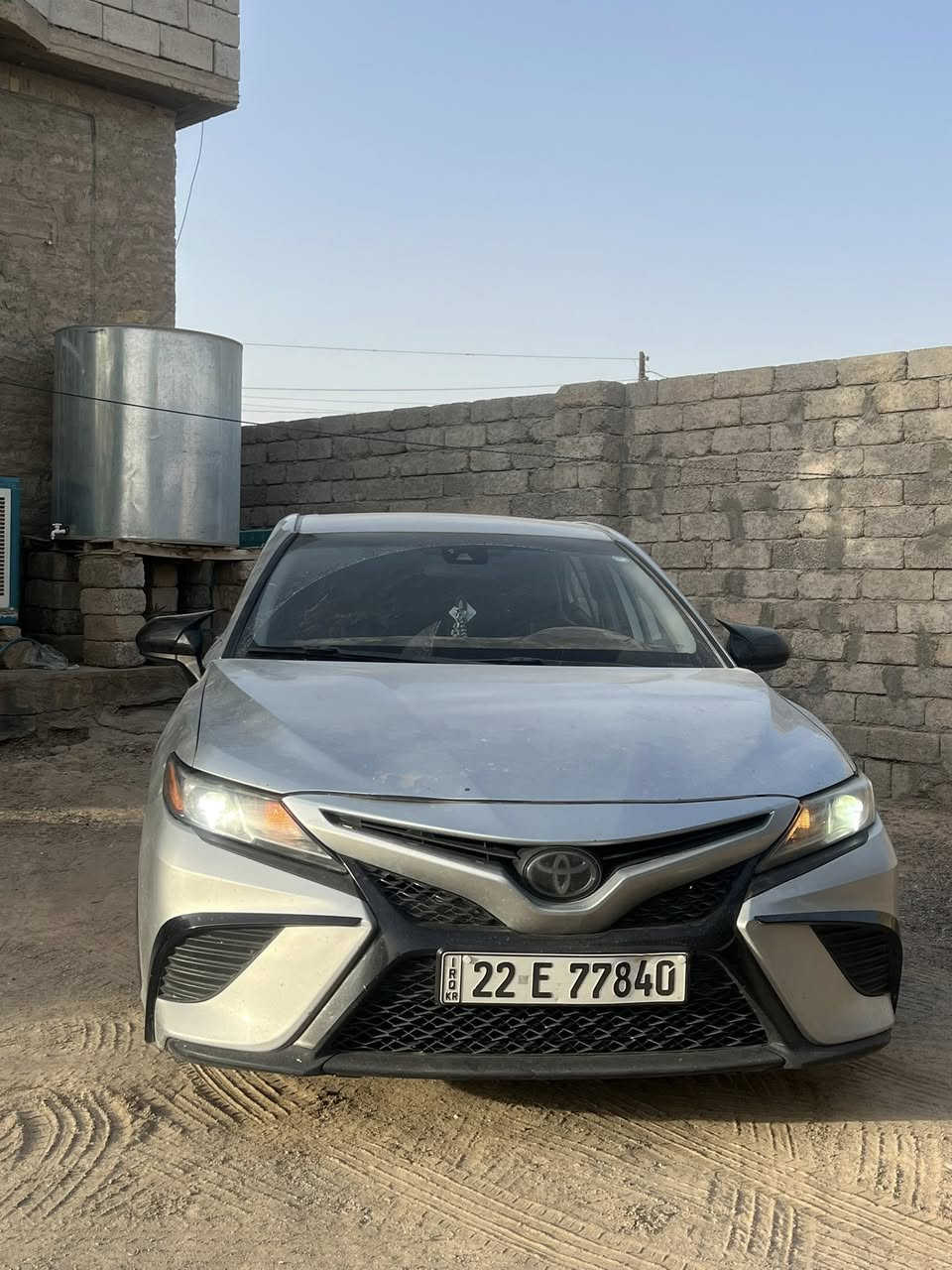 السلام عليكم 
كامري موديل ٢٠٢٠
مواصفات SE
لون سلفر 
ضرر جاملغ وربع بونيد وقطعه كلير وبيه بارد بصيط
رقم أربيل 
هـ ***********
