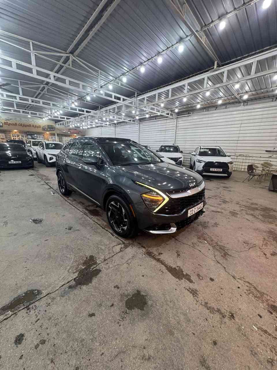 🌹🌹تحية طيبة🌹🌹
سبورتج 2023 برستيج فول الفول 
اربع كامرات 
حادثة جاملغ امامي تبديل نفس الون 
وجاملغ خلفي بارد 
حتى الدعامية نفس الون شاديله 
السياره بدون قطرة صبغ 
شاصي لغد مكفول 
ايرباك بردة 
مكينة 2500 المرغوب
رقم بغداد الجديد باسمي 
ماشية 23 الف 
السيارة كلش جديدة اي نقص مابية 
صور الحادث مرفقة 
السعر 198 ورقة او مراوس 
مكاني بغداد معارض الكريعات
***********
