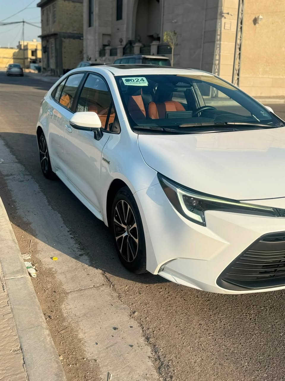 سلام عليكم
تيوتا كورلا هايبرد 2024بيه بارد بسيط بجاملغ
شكل الامريكي / رقم بغداد  تحويل مباشر 
عداد المسافه : 33 الف km
حجم المحرك : 4 سلندر هايبرد + بانزين 

المواصفات ..
فتحة سقف - بصمه تشغيل وابواب 
رادار مانع تصادم - لايت زينون - مقاعد جلد كشن كهرباء
تبريد قطعتين - شاشة كار بلي 

للاستفسار الاتصال ***********
