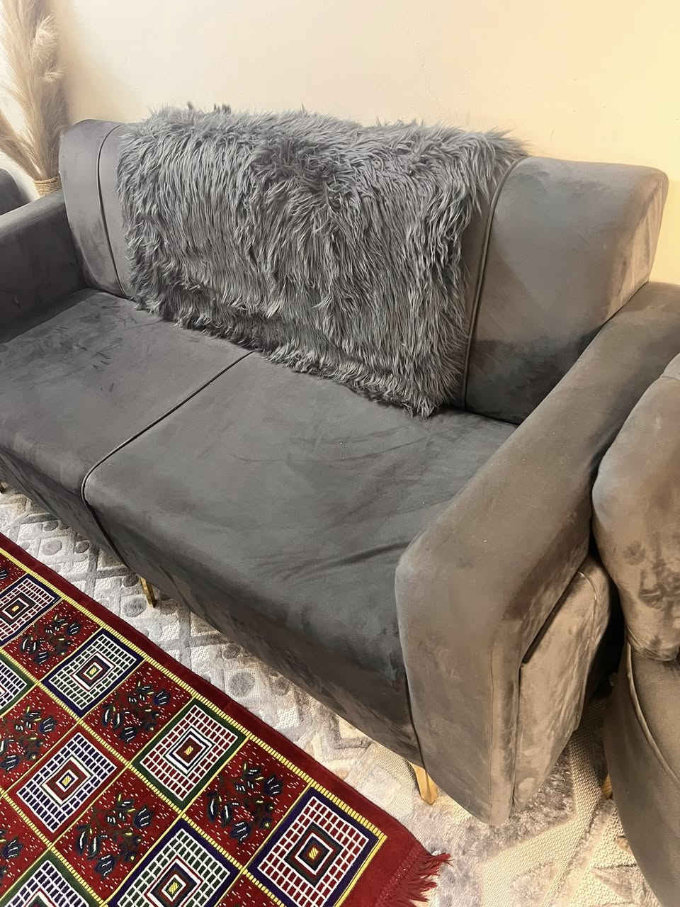 السلام عليكم
تخم سبع مقاعد 🛋️ اخو الجديد كلش نظيف تجي تفحص وتتاكد بنفسك 

مقعد ابو النفر عدد 2

مقعد ابو النفرين 

مقعد ابو الثلاث نفرات

السعر 225 الف بي مجال بسيط 

هـ / *********** 

العنوان / صليخ فرع نادي صليخ الرياضي
