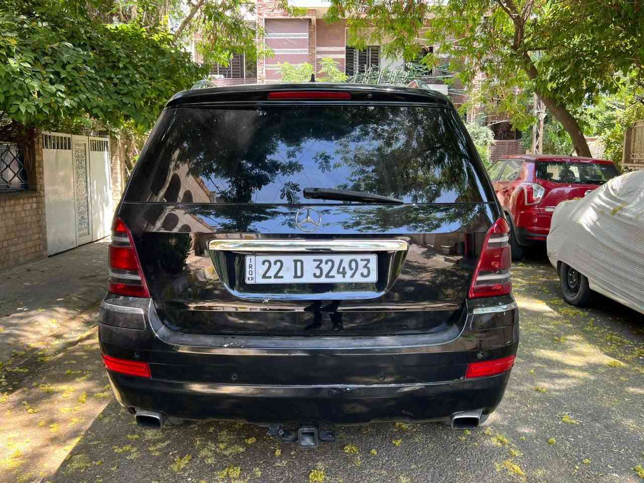 ***********للبيع مارسيدس GL حجم 350 موديل 2007 اصل فول مواصفات للخير
سياره جاهزه ما بيها نقص من جميع النواحي عليها سيرفز كامل
السياره كلين تايتل بدون اي حادث بدون ارباك بدون صبغ بلاد 
محرك  6 سلندر بلادي جديد مكفول كير اوتماتيك تعليك مكفول جيد
تبريد شغال ثلج يجي 4 قطع والسياره 7 راكب تبريد مركزي ثلج
داخل جديد 7 راكب دبل سلايد خلفي امامي شغالات بدون عطل
منضومت مي بل كامل جديده ومنضومت البانزين ايضا جديده 
سياره مسويلها سيرفز  كامل جاهزه بدون نواقص متحتاج اي شي 
سياره ميحتاج اذكر المواصفات الي بيها لين كلشي بالك مواصفات بيها فول للخير 
السعر المطلوب 95 ورقه وبي مجال للشراي  العنوان كركوك  الماص *********** رقم السياره اربيل دولي سنويه ورقم جديد 2029 كركوك, العراق
