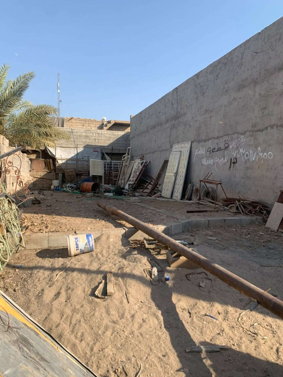 سلام عليكم قطعه بتلو مساحه 127 متر بكانها بعقوبه باب الدرب خدمات (ماء مجاري كهرباء وتبليط يم الباب) السعر 25 الاستفسار عل هاذ الرقم ***********
