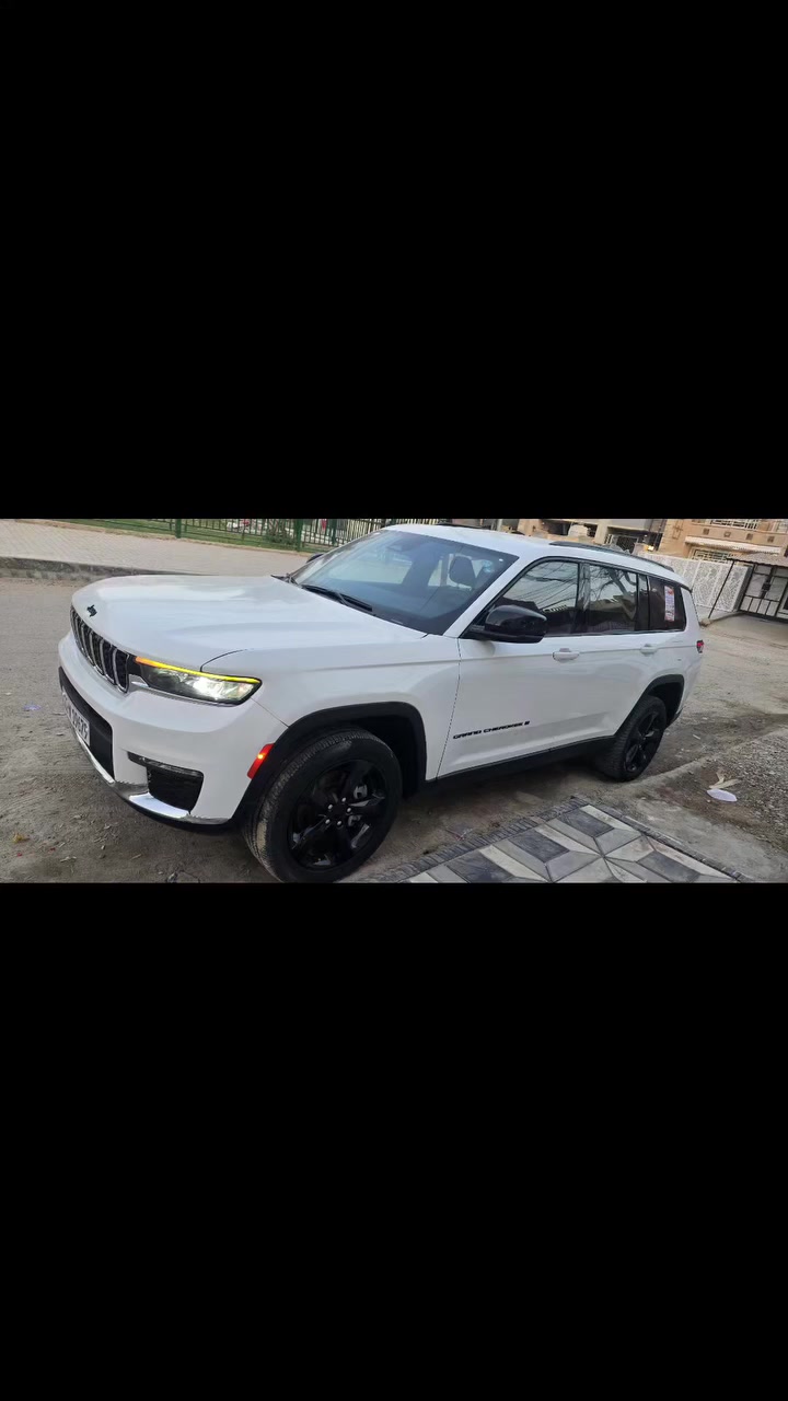 🚙💥 للبيع – جيب كرانـد شيروكي بلاك توب..2023 (7 راكب) – وارد أمريكي 🇺🇸💰 السعر: 26900دولار 💵
📍 الموقع: بغداد – البنوك / شارع الكنيسة
📞 للاستفسار: ☎️ ***********
🔹 المواصفات:
⚙️ المحرك: V6 سعة 3600
📏 العداد: 39,000 ميل
🚘 رقم: أربيل
📄 وكالة أو شرط تحويل باسمك
✨ الإضافات والمواصفات المميزة:
تشغيل سياره بصمه ..صندوك كهرباء.تشغيل عن بعد .
🛡️ رادار أمامي + مانع تصادم
🚨 مانع تصادم خلفي
📱 شاحن موبايل وايرلس
🎥 شاشة لمس مع كاميرا دوارة
🗺️ نظام خرائط (GPS)
⚙️ كير شفتات بالستيرن
💡 مصابيح أمامية وخلفية LED
💺 مقعد السائق كهربائي
🧼 دواخل جلد
👨‍👩‍👧 مقاعد متصلة (7 راكب)
📶 بلوتوث + محدد سرعة (Cruise Control)
🔊 حساسات خلفية
🛠️ الملاحظات:
🔧 حادث خفيف: تبديل بنيد فقط + صبغ ربع جمغ يسرة وخشم بسيط جملغ يمين ..
💥 إيرباك ستيرن ودشبول طاك سستم (راجع)
✅ السيارة جاهزة من كلشي – لغود، شواصي، مكينة، دواخل مكفولة
💰 السعر: 26900دولار 💵
