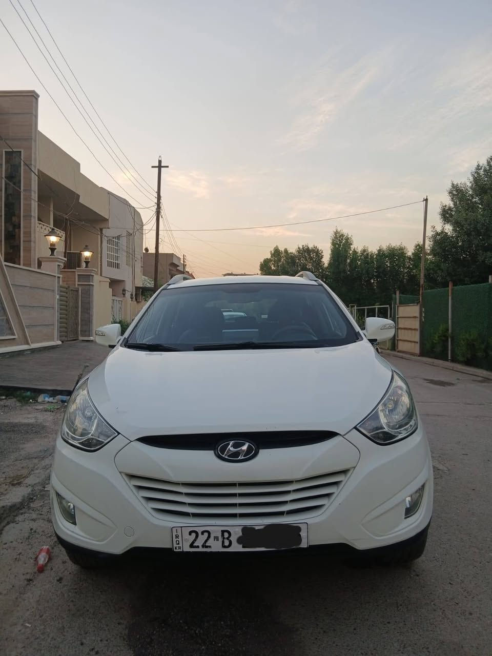 توسان 2011 بدون صبغ فقط بارد بخشم الجاملغ الامامي  ومأشر بل صورة  كير محرك خير من الله رقم اربيل تريد وكالة تريد تحويل الرقم الجديد سيارة ماشية 160 وما ناقصهة اي شي بيهة تكحيل كارت بين باب خلفي وجاملغ مأشر بالازرق وبيهة رصعات مأشرة بالاحمر  السعر 135 وبيهة مجال بسيط للاستفسار *********** مكان السيارة بغداد الدورة
