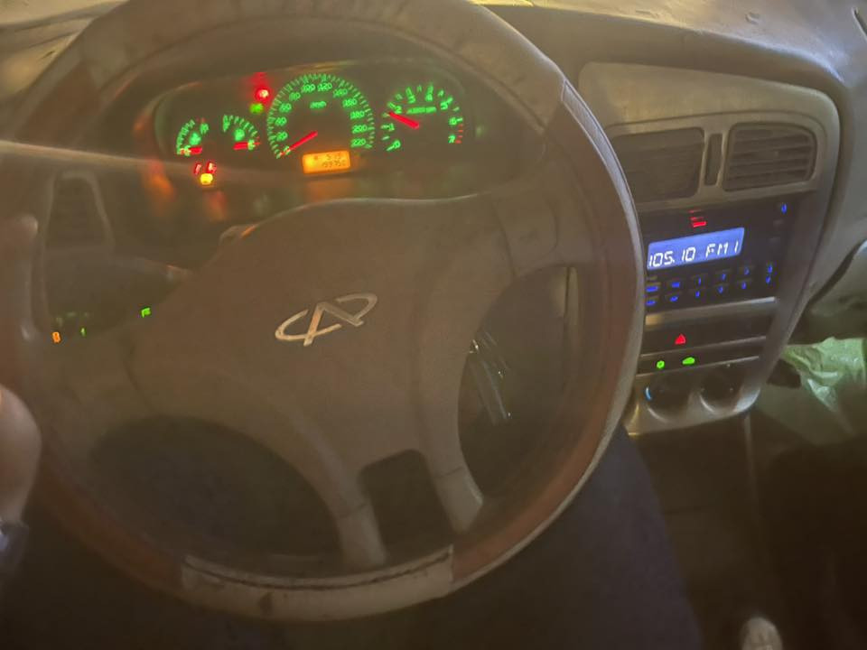 سلام عليكم شيري كوين موديل 2010راعيها شايل من مكانه وجهازه مغلق ابيع اتكفل سرقه وعشائر كير مكينه مكفولات مكينه محور بساتم سيفيه ماتعوج ولف سنويه لغايه29يله تصقط مصفره السياره مستمسكات راعيها موجوده ورقمه موجود بس مغلق صدر امامي خلفي حديد دوشمه جديده كهربايات كله شغاله لايت زنون شادلها تخم تاير جديد سبير جديد مسجل ٤ سماعات شغاله رايده ب١٢ وبيها مجال حك الجيه مكاني بغداد سلمان باك ***********
