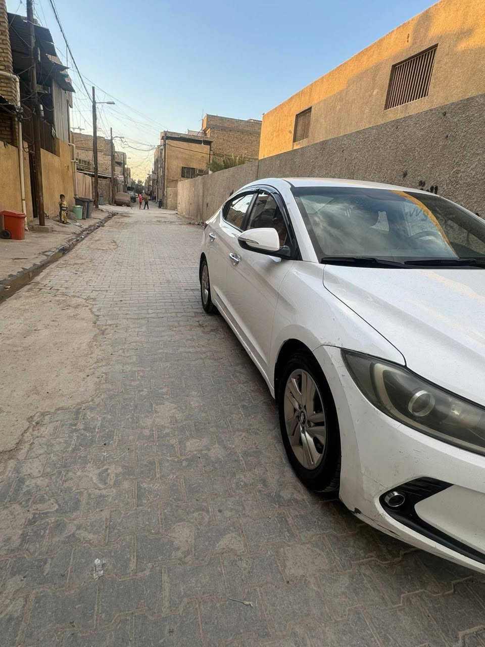 السلام عليكم إلنترا ٢٠١٧ وارد خليجي محرك ١٦٠٠ رقم بغداد  السياره خير من الله بيه صبغ٣قطع السعر ١٠٠ بيه مجال قليل  صور السونار مرفق ويه الصور  ***********
