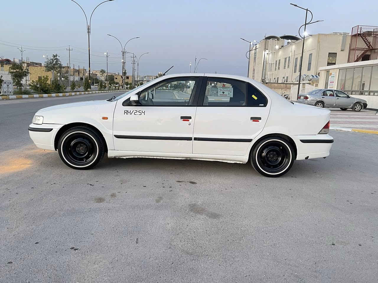 السلام عليكم
سمند ٢٠١١ سنوايه ل ٢٠٣٠ إنكليزي 

سياره جاهزه وجديده مكفوله من ضربه وتبديل 

بيه صبغ بس دوس ماشيه ١٥٥ 

جاهزه مكينه وكير عشرط تبريد ويا سويج كهربائيات عام شغاله 

تخم تاير جديد حداديه وره وكدام جديد سنتر لوك ولايت زنون 

ترايك زيرو جديده سياره 

سعره ٤٣ 

*********** مكان سياره بناصريه اسكان الصناعي
