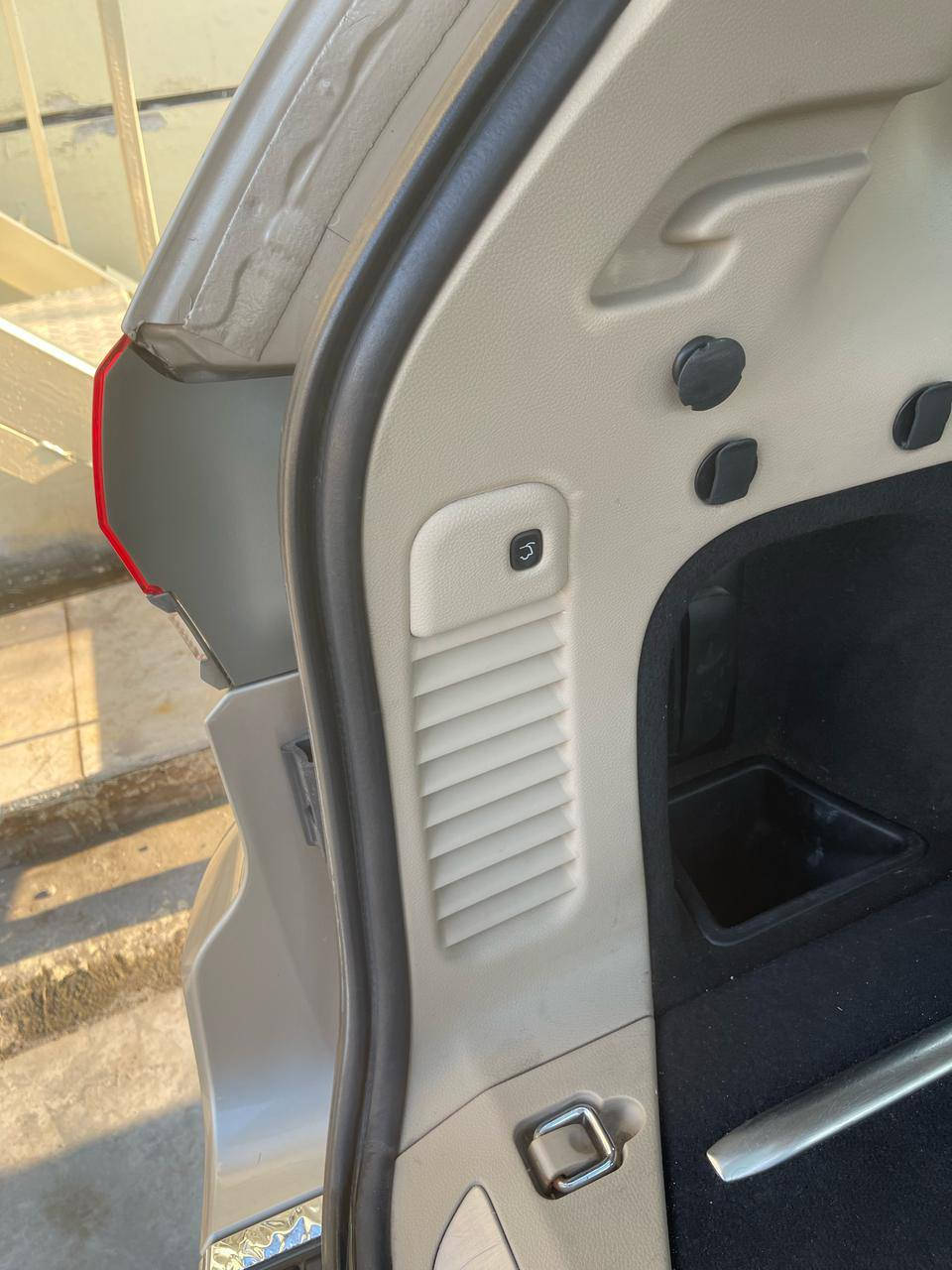 للبيع او مراوس.. توسان...او سورنتو سياره جيب فول مواصفات فتحه تشغيل عن بعد جنطه كهربائيه سماعات دمام بصمه كشنات كهربائيّة  كشنات جلد شاشه تدفئه تبريد ثلج  نضيفه اي نقص ما بيها رقم بغداد انكليزي رقمي ***********
