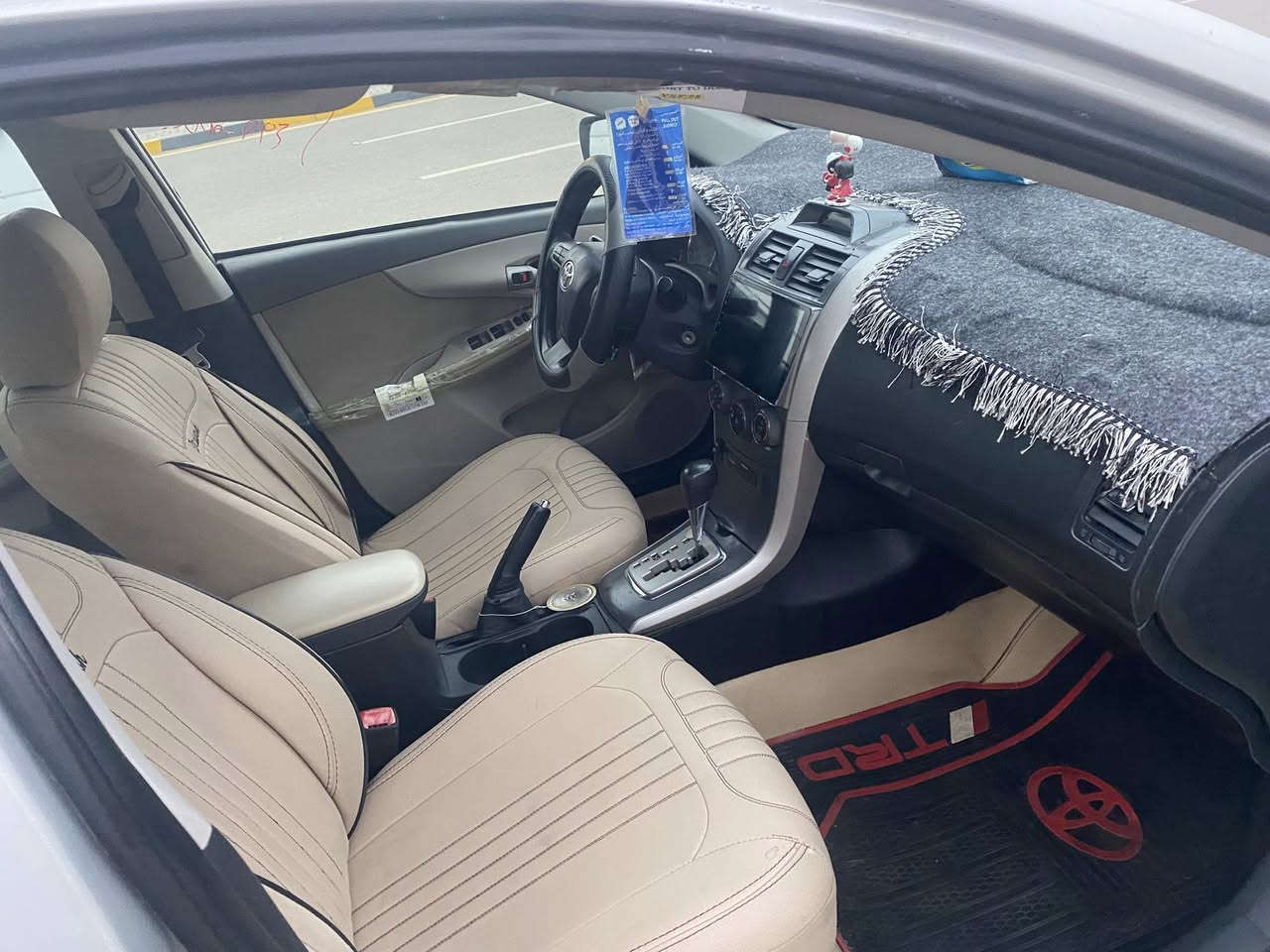 السلام عليكم
كورلا ٢٠١٣ 
كير مكينه تبريد مكفولات 
حادثها قبق الصندوك مال امريكه 
هنا انطخت الجاملغ إلأ يمن 
ابيع ٤قطع صبغ 
السياره صدرها نص عمر 
تايرات جدد باتري جديد 
السعر ٩٤
مكاني بغداد حي العامل 
*********** 
***********
