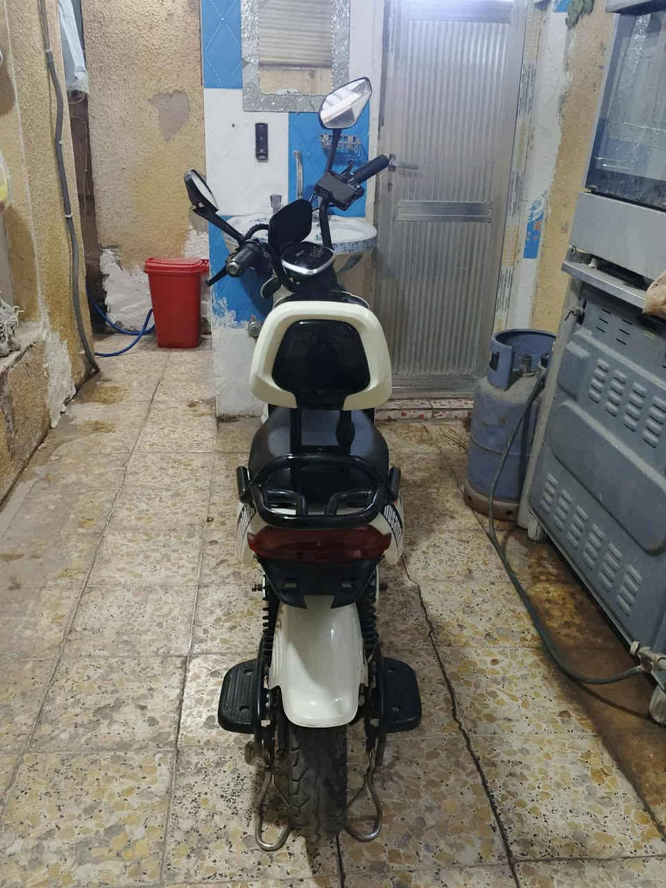 سلام عليكم
دراجه شحن شركة Husamalden
بعدها نضيفه نقصها بريك خلفي
السعر 300 وبيها مجال
استفسار أكثر تواصل خاص


**إذا كنت صاحب هذا الإعلان وتريد حذفه لأي سبب، رجاءا أرسل رسالة إلى الدعم الفني**