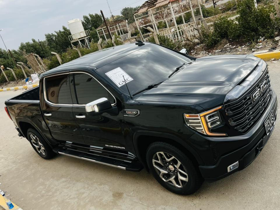 السلام عليكم :  جمسي سييرا  2023   DIESEL    SLT
_باب طويل بدي قصير فول حركات + كاميرا محيطي 360
_داخل VIP فول مواصفات /سستم/شفتات/اوتو بارك …..
_ممشى السيارة  (17,311_mi) جديدة + تو ويل 
_الحادث مرفق مع الصور بدون تبديل اي قطعة 
_ايرباك دركة وبردة فقط والدشبول وباقي الاجزاء سليمه 
_المحرك گاز 6 سلندر تيربو اقتصادي وقوي .
_السعر 380$ بدون رقم / تترقم كل المحافظات 
_ناصرية / سوق الشيوخ واهلا وسهلاً 
_ 📞 *********** محمود *********** محمد.
