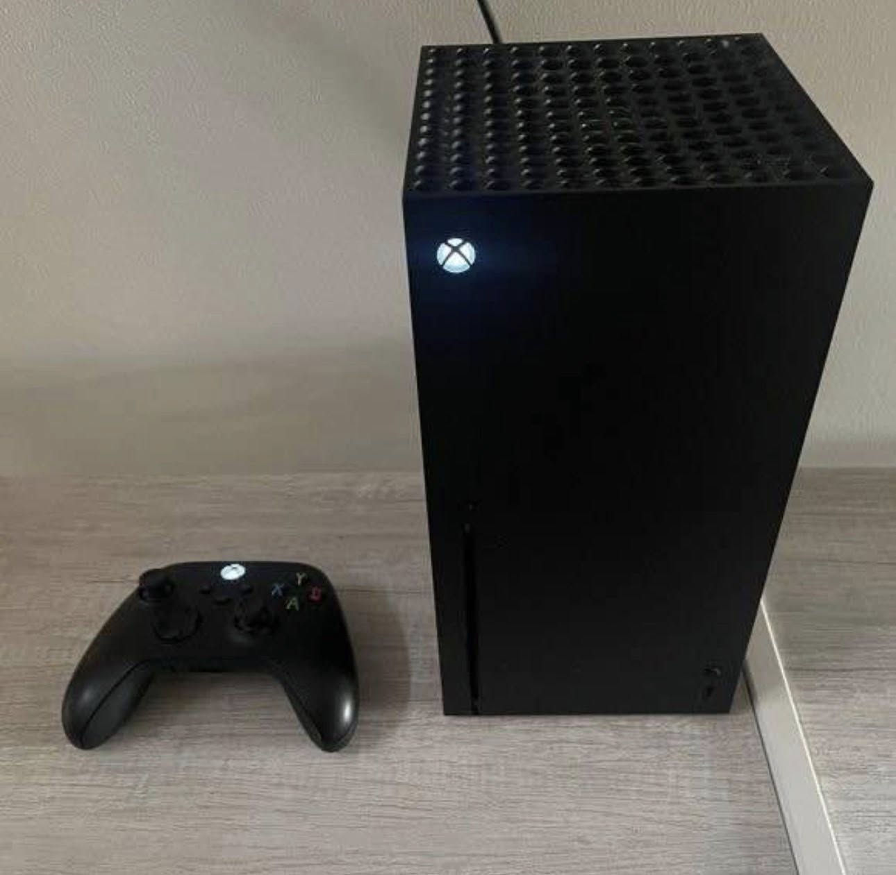 Xbox Series X
بحالة ممتازة
السعر / 650,000 دينار
معروض للبيع جهاز Xbox Series X بحالة نظيفة جدًا
وقريب للجديد.
الجهاز مستعمل استخدام خفيف ومحافظ عليه بشكل ممتاز، لبيع بسبب عدم التفرغ.
الجهاز يجي كامل الملحقات الأصلية (يد التحكم، الكيبلات,
الكرتون الأصلي)
المواصفات:
سعة التخزين: 1 تيرابايت SSD
الدقة: يدعم 4K مع 120FPS لتجربة لعب مذهلة الأداء: معالج قوي لتشغيل الألعاب بسلاسة وسرعة
مميزات إضافية:
الجهاز نظيف جدًا ومستخدم لفترة قصيرة فقط شغال بدون أي مشاكل، ولا عيوب إمكانية التجربة قبل الشراء للتأكد من الحالة السعر 650,000 دينار اعيد وأكرر أمانة الله الجهاز جدا جدا نظيف
العنوان بغداد حي البنوك للاستفسار ***********
