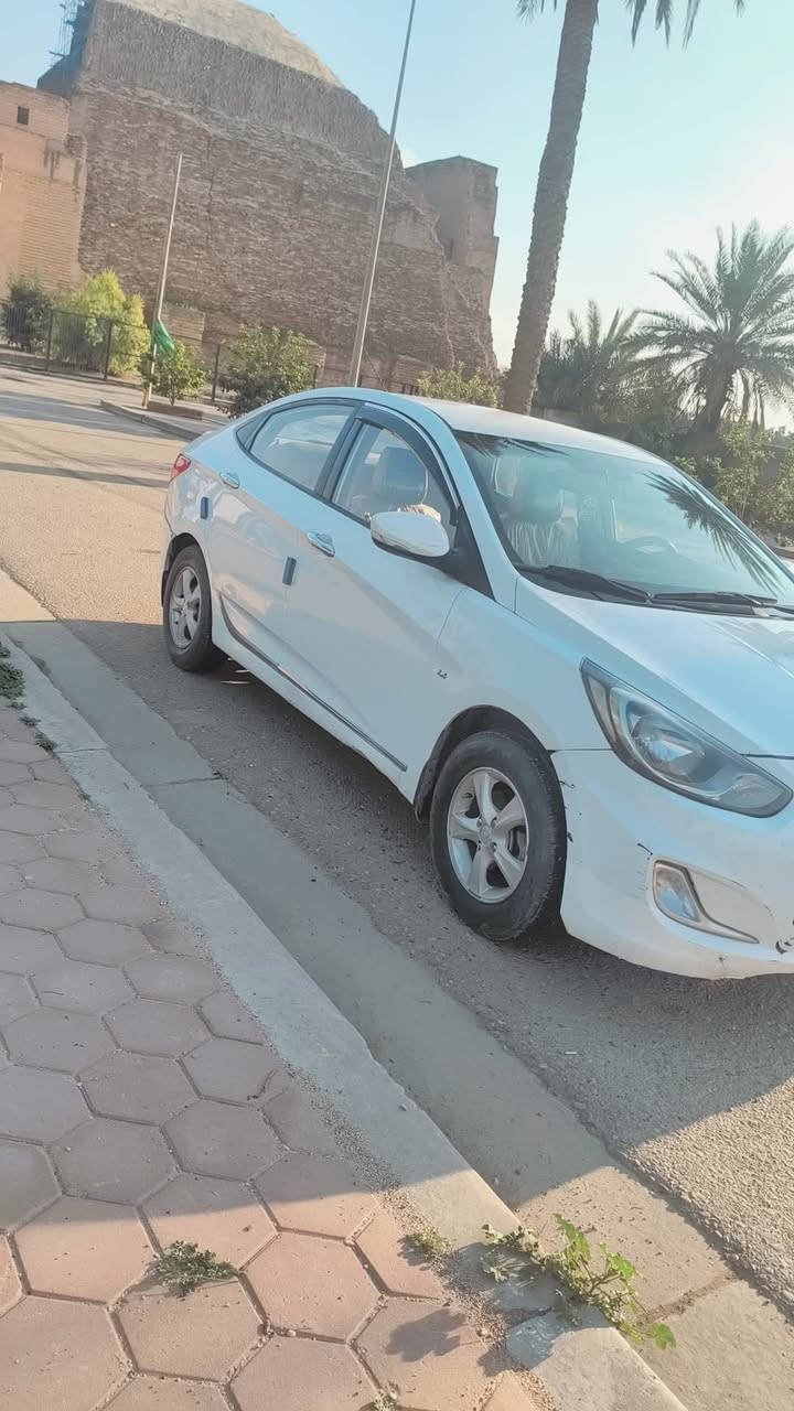 السلام عليكم 
اكسنت خليجي موديل 13 
السياره بأسمي رقم بغداد دولي الجديد 
تدفئه تبريد كله شغال 
تحكمات ستيرين 
اشاره بالمري
كاميرا خلفيه 
شاشه 
السياره خير من الله 
ترهم بيع وترهم مراوس مكاني بغداد سلمان باك 
***********
