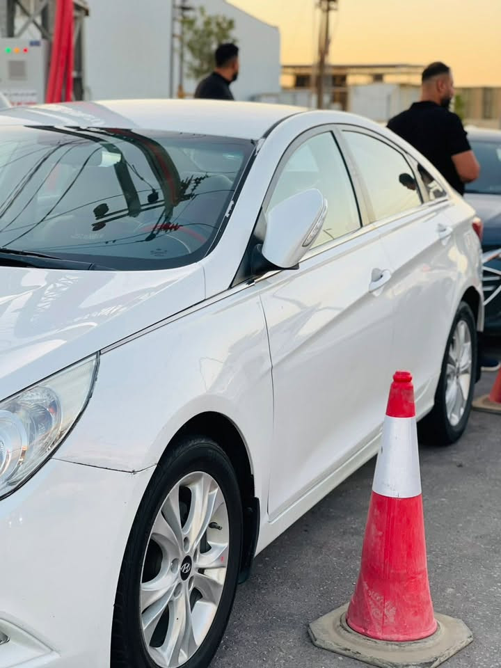 سوناتا خليجي 2012
محرك 2400 

بيه فقط جاملغ الخلفي نصه صبغ 
سعره 110$

مكان النجف

***********
