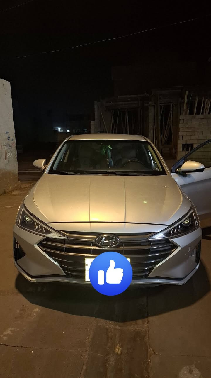 النترا 2019
لون السياره سلفر
حجم المحرك 2000 دوش
السياره ماشيه 95
رقم أربيل
فئة السياره نص فول
قفل مركزي جامات كهربائيه 
حساسات  
كاميرا خلفيه
تحكمات استرين 
مثبت سرعه
تحديد مسار
ملاحضة سياره بيه بنيت او جاملخ مصلح امريكي تعديل فقط بدون دواخل وبدون ايرباك 
السعر 135 بيه مجال
مكان السياره موصل الأيسر 
للتواصل
اسيا. ***********
