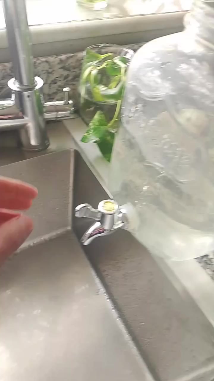 ب9 الف بس موجود 3 قطع فقط طبعا ويا قاعده خشب وقبق محكم الغلق


**إذا كنت صاحب هذا الإعلان وتريد حذفه لأي سبب، رجاءا أرسل رسالة إلى الدعم الفني**