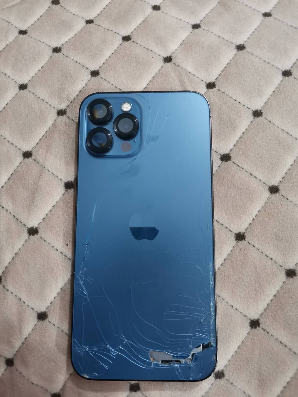 ايفون ١٢ برو ماكس للبيع ذاكره256وبطاريه 97 جهاز عوزه شاشه مع ضهر الشاشه مالته تشتغل بس ترمش
*********** انطيني سعر مالت الله واخذه
