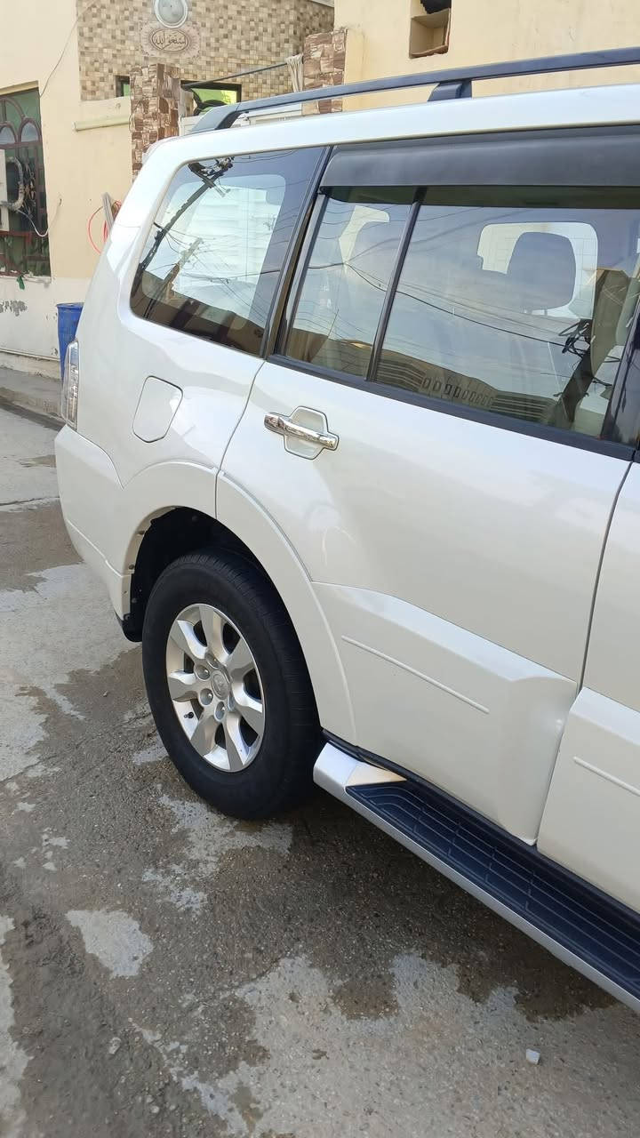 باجيرو 2017 مكفولة كفالة عامة من ضربة وصبغ وبارد وبلاستك كلة مكفول
مواصفات السيارة قبلها السعر 205$ وبيها مجال 

شاشة 📺 

مقاعد جلد 💺 

اضاءة داخلية مع السكن 💡 

مانع انزلاق 🎢

محرك 3500 cc المرغوب 

فوول تحكم ستيرن 🛞

تخم اطارات جديد تايلندي 

بطارية جديدة 

رقم سليمانية الدولي بأسمي تحويل مباشر 

للتواصل الاتصال على الأرقام ادناه 

مكان السيارة بين شارع فلسطين ومدينة بسماية 

للتواصل الاتصال على*********** 📞 

***********
