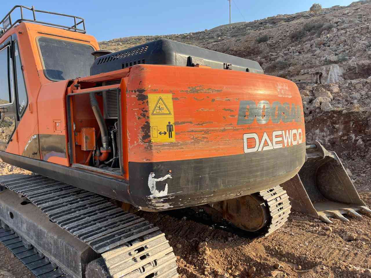 حفاره ديؤ بؤ فرؤشتن للبيع حجم 225 موديل 2006
رقمو سناويه زؤر خوينه همو گيني بشرته 
رقم تليفون ‏‪***********‬‏
