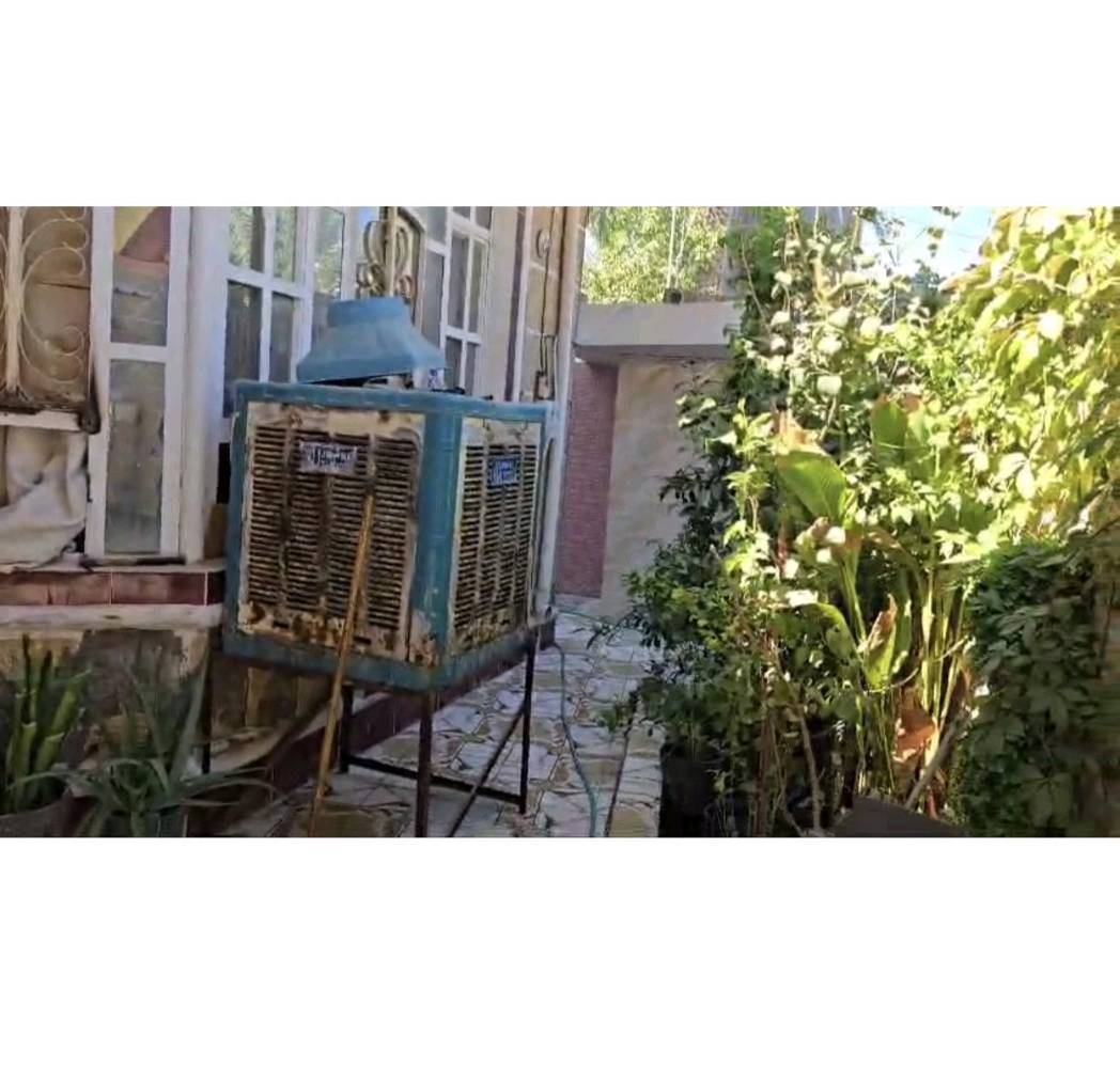 دار للبيع في ديالى بهرز حي القادسية خلف اسواق صباح الدليمي ركن والمساحة ٢٤٥ متر طابق واحد غرفتين نوم صالة مطبخ ستقبال5×8  حديقة كراج سيارة والطابق الثاني نصف بناء  زراعي سند ٢٥ ( او مراوس يرهم)