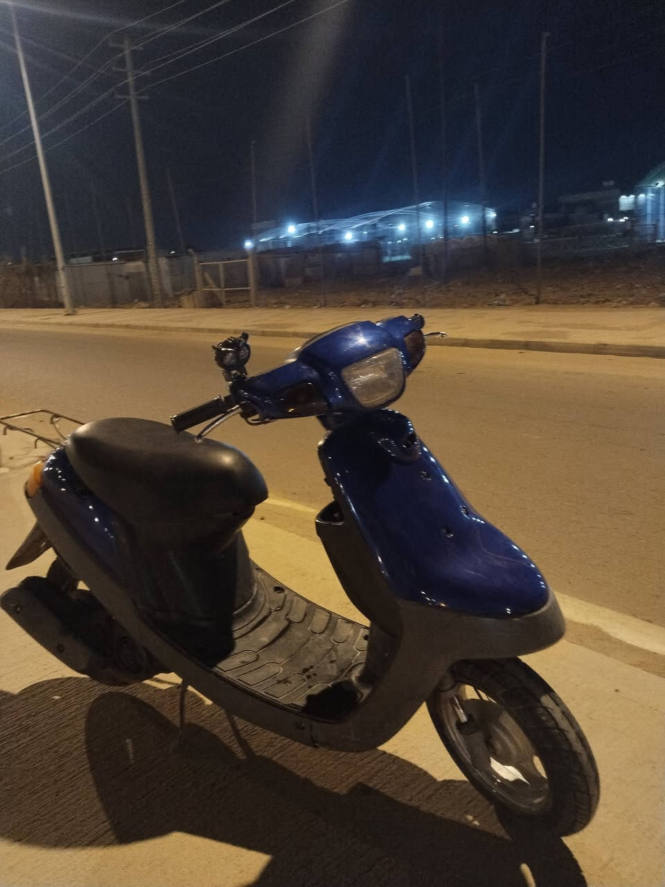 سلام عليكم دراجه بتره نضيفه على ايدي كلشي جديد بيه كهربائيات كامله ناقص بس باتري هندر واحد تشتغل دراجه مرتبه وحلوه لونه مميز شويه  مستعجل على بيعته لان محتاج افلوسه ب 350 وبيه مجال لشراي رقمي هذه : ***********
