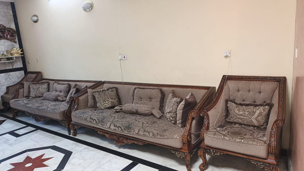 تخم قنفات للبيع ..
المنشأ تركي
تاريخ الشراء قبل 7 اشهر .. 
لا يوجد عيب او كسر 
يتضمن عشر مقاعد كاملة 
مكاني بغداد حي العامل شارع سبعة نيسان 
للاستفسار ؏ الخاص ..


**إذا كنت صاحب هذا الإعلان وتريد حذفه لأي سبب، رجاءا أرسل رسالة إلى الدعم الفني**