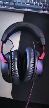 سماعات • إلكترونيات