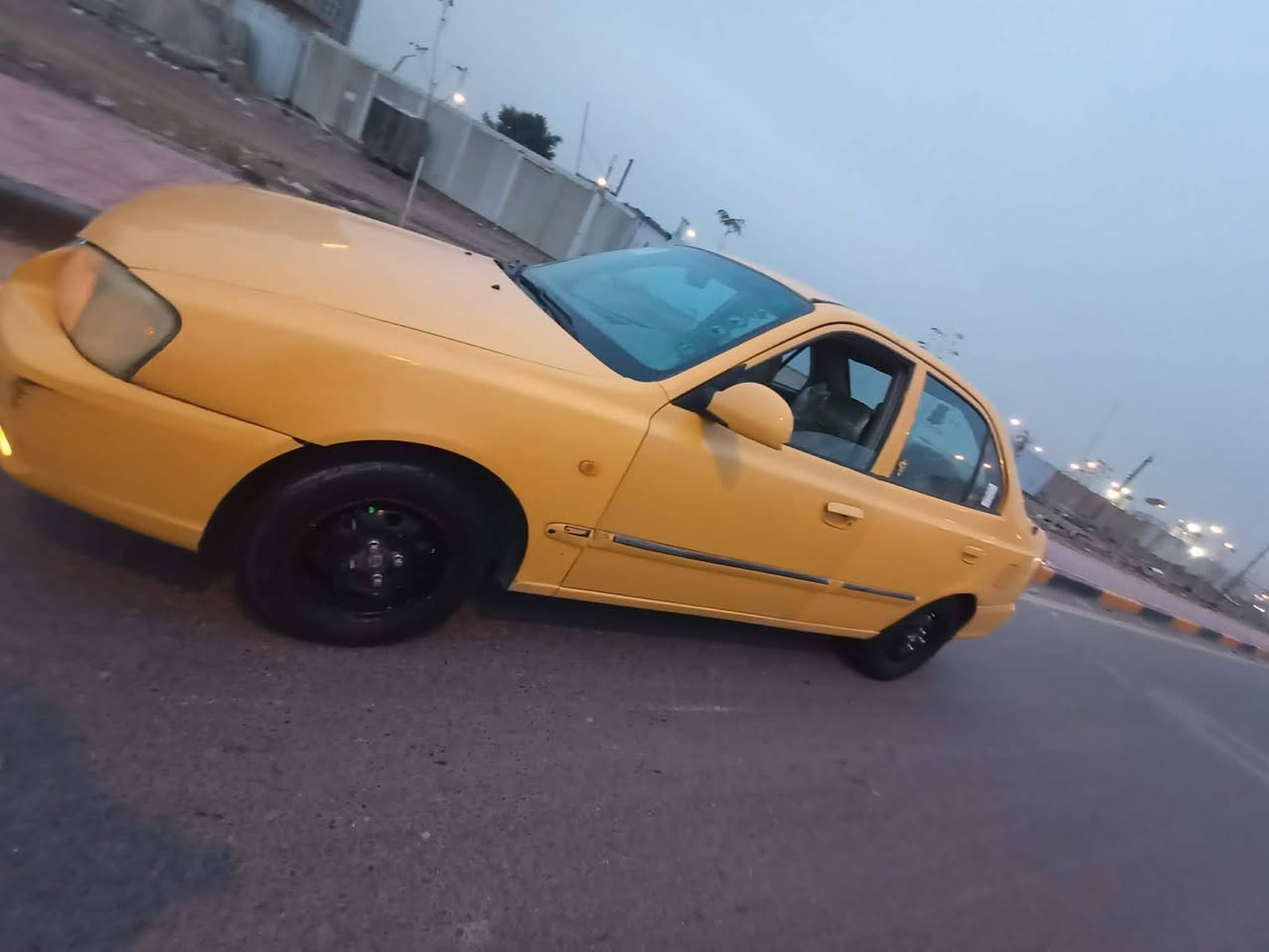 سلام عليكم فيرنه 2014 رقم بغداد سيارة مال جناي خير من الله كير محرك جديد زنون دوشمه جديده كاعيه جديده من ايدك للشارع وبل عافيه عل ياخذه***********
