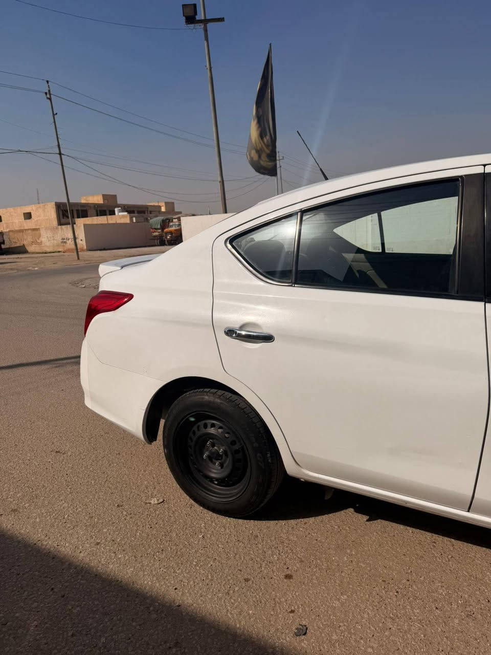 للبيع نيسان صني مديل21 بيهه باردات ونص جاملغ كدام صيغ مكينه كير كفاله حداديه  جديده صار اقل  شهر مسويهه تخم تاير  تبريد ثلج باسم شركه  ***********  السعر 98
