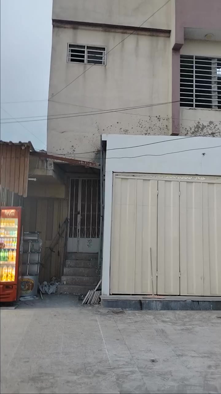 السلام عليكم ٣شقق للايجار يصلح مجمع طبي موقع سومر فلسطين قرب مسبح فلسطين موقع متميز للتواصل ***********
#شهاب للعقار
