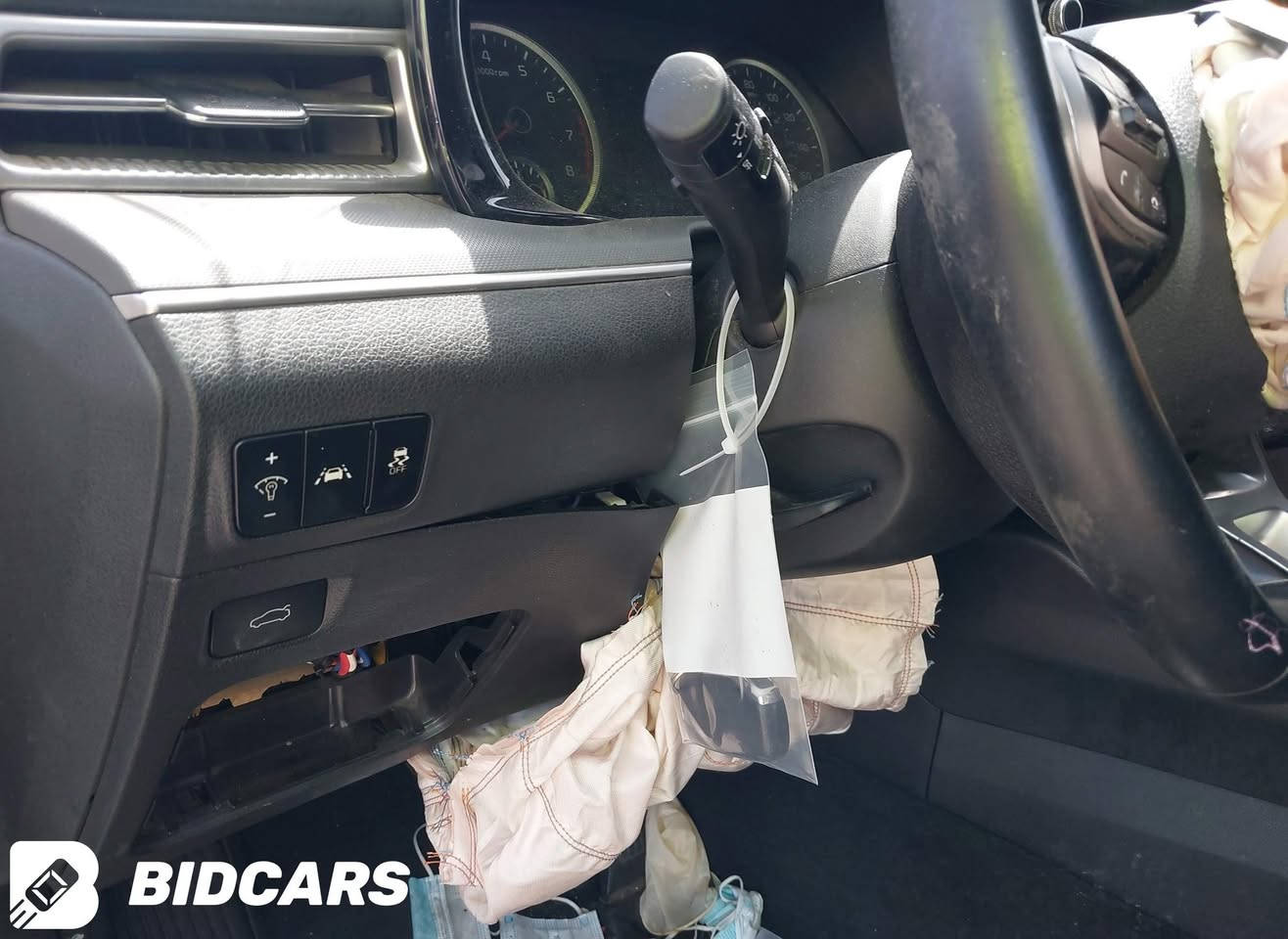 سلام عليكم k5 للبيع موديل 2022
سياره gt line وارد امريكي حادث مثل ما نوضح بلصور فقط بنيد شويه بي صبغ وكله بلادي حته راديترات وداعميه نفسها مالتها سياره فول ما عده بانوراما رقم شمالي بسمي سعر المطلوب 190 وبي مجال للاتصال ***********
