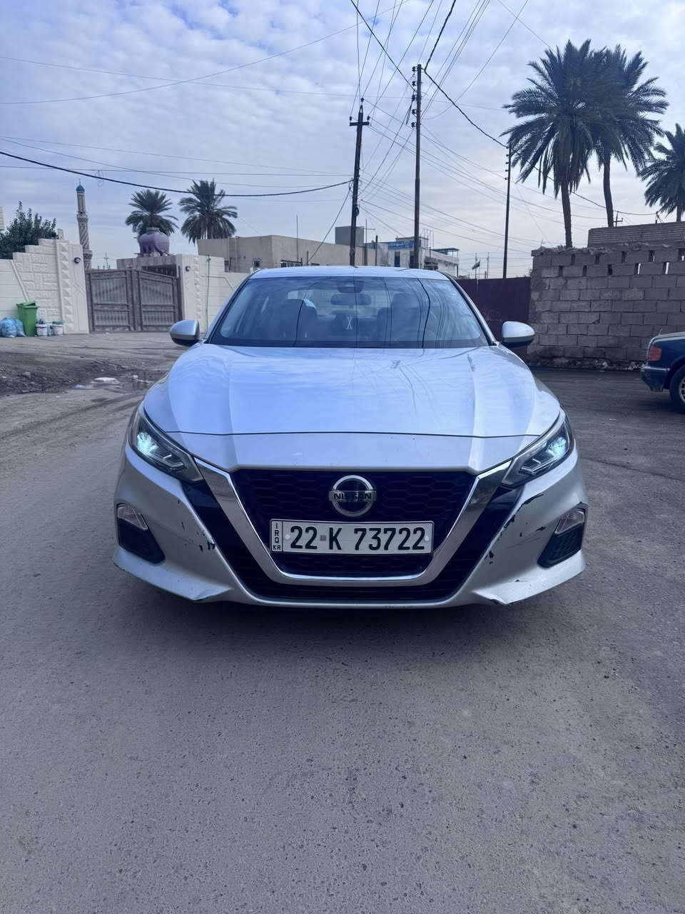 السلام عليكم نيسان التما 2021 رقم أربيل موصفات SV فول عدا فتحة ضرر جاملق خلفي وباب خلف السايق 
السعر 140 وبية مجال مكانه الرمادي ***********
