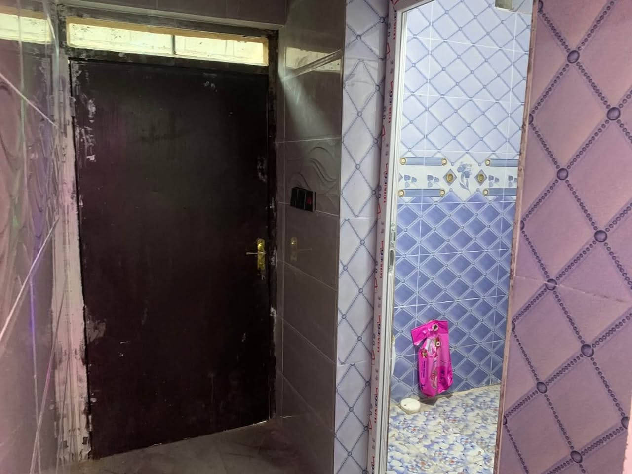 السلام عليكم بيت البيع 
في حي الفرسان 
مساحه 200
السعر 55
غرف 2
المطبخ5×4
ربعه 6×4
صاله4طول 7
رقم.***********
