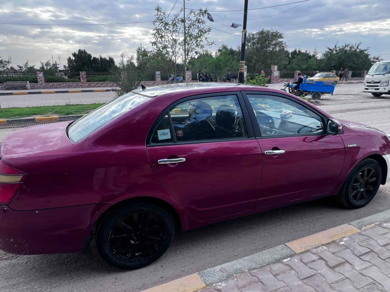 السلام عليكم جيلي 13 مكفوله كفاله عامه بس بيها طخه بالبنيد تبريد شغال السياره خير من الله نضيفه مكينه برغي مامفتوح بيها تجي تفحص وبيك خير ودلل السعر الاتصال علا رقم مكاني الديوانية رقمها بابل  ***********
