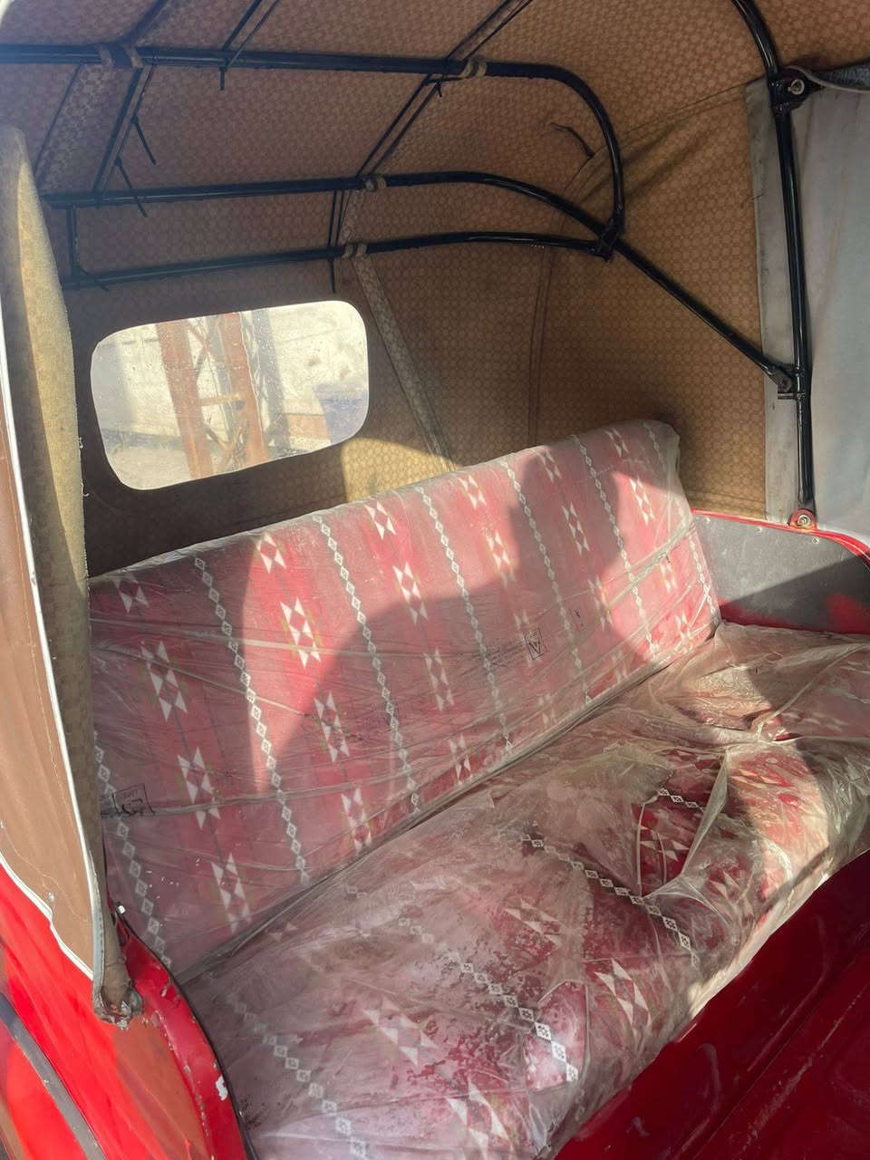 السلام عليكم تكتك موديل 18شهر 12اوراق كامله بيه خياس با كاعيه الكدام وضربه با كدام ضربه بسيطه السعر3و800 وبيه مجال بصيط تجي ويصير خير المكان بوب الشام الرقم ***********
