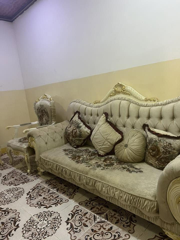 السلام عليكم 
تخم قنفات ملكي مستعمل قليل للبيع 

لتواصل على الرقم 
***********
