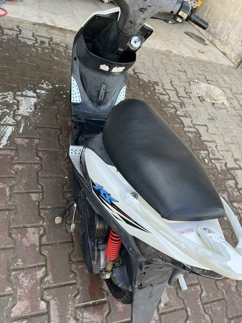 للبيع ماكس عدله بلاديه
مال رمبه برغي ممفتوح بل مكينه 
دراجه ملاح فول ومابيها نقص
مكان دورة شارع ٦٠ 
 سعر *********** سعر ٧٠٠ وبيهة مجال
