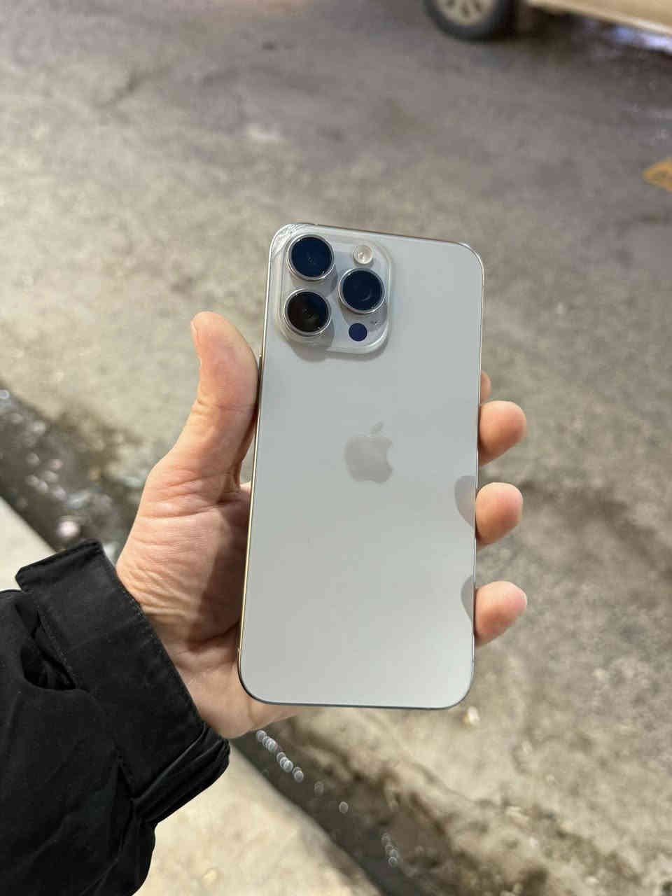 ايفون 15 برو ماكس
ذاكره 256 
بطاريه 91 
تك سيم + شريحه الكترونيه
نضافه 100‎%‎ 
شرط ما مفتوح مايعبر هوا
فقط قطر ناعم بلضهر موضح بلصور
سعر 940 الف 
شراي خاص او اتصل
***********
