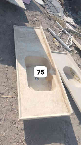 السلام عليكم غراض كاونترات وسنوكه  نضافه. 

.السعر خاص.. 
رقم تواصل وتساب. ***********.
المكان قضاء المدينه شارع ام شويج قرب محطة غسل وائل.
