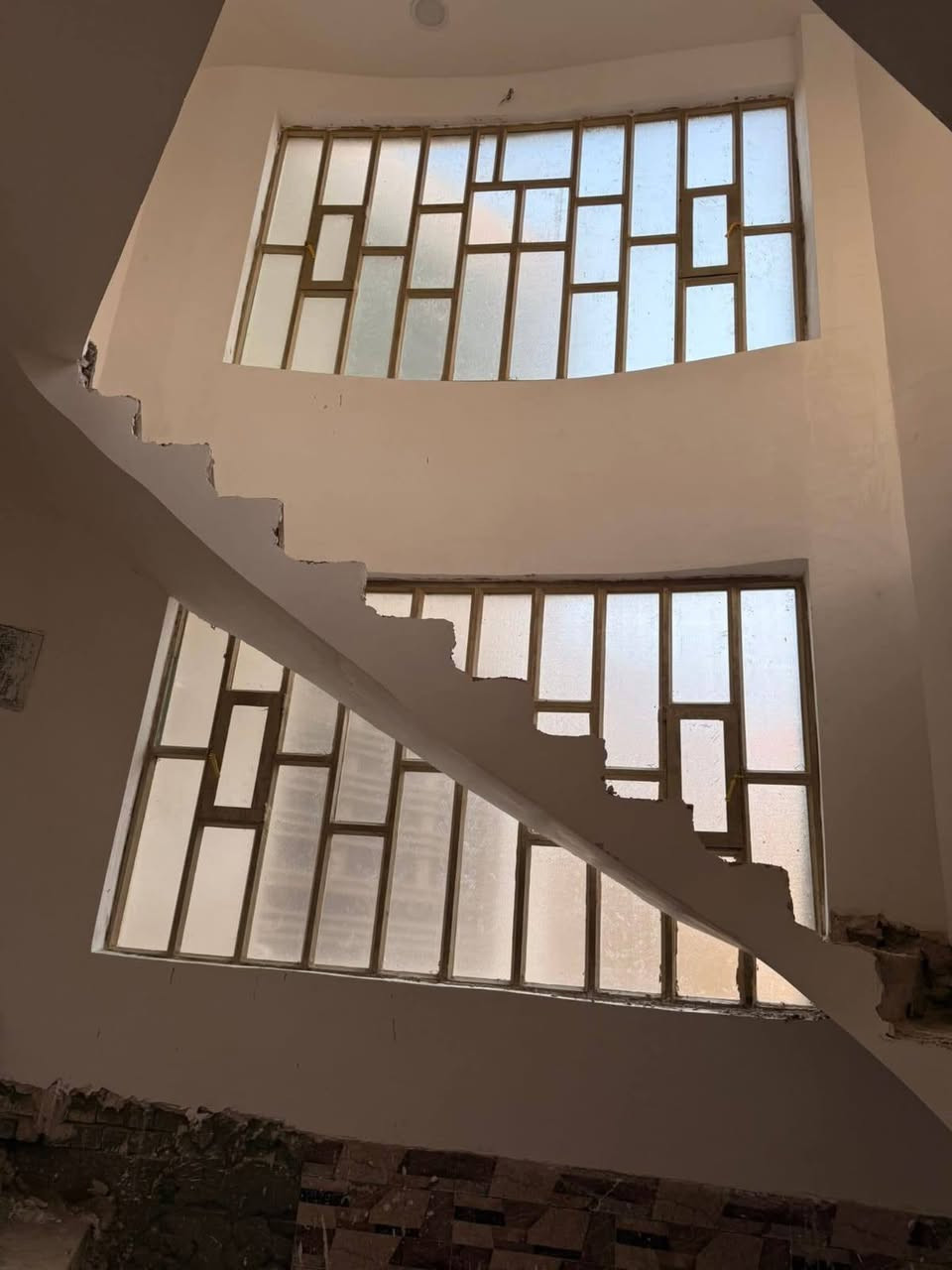 الأصيل للزجاج والمرايا" يقدملك الحل النهائي وبلمسة فنية.
خدماتنا تشمل:
✅ تركيب زجاج منازل: واجهات وشبابيك بأحدث الموديلات

✅ شغل معجون وسيليكون: عزل حقيقي (100%) ضد الماء والتراب، بشغل نظيف ومرتب.

ليش تختار "الأصيل"؟
🛠️ إتقان بالعمل وسرعة بالتنفيذ.
🛡️ مواد أصلية (معجون وسيليكون حراري) ما يتفطر

📍 نخدمكم في كافة مناطق بغداد والمحافظات 

📞 للحجز والاستفسار، اتصل بينا وماراح نقصر وياك

[***********] خط أو واتساب

#الاصيل_للزجاج_والمرايا #ديكورات_زجاج #مرايا_مودرن #واجهات_زجاج #زجاج_سيكوريت #مرايا_جدارية #تصميم_داخلي #ديكور_منازل
